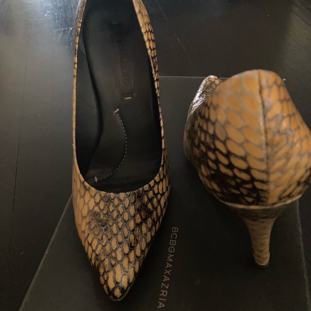 BCBG White Marble Snake Print shoes 3 inches
